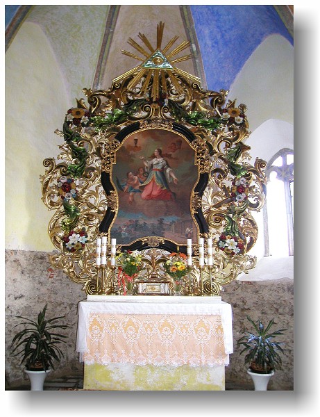Vyezvan olt je tradin na vchodn stran kostela